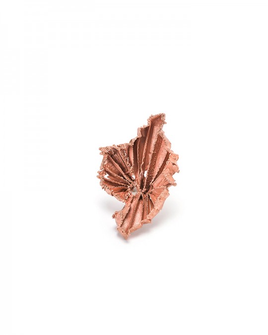 Antípoda 7. 2014. Brooch. Copper, gold. Electroforming. 150x95x60mm. 78,8gr. Photo by Manu Ocaña 